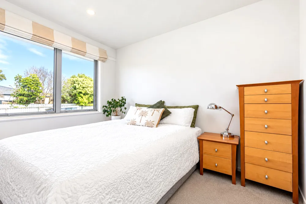 Photos of 92 Ferry Road