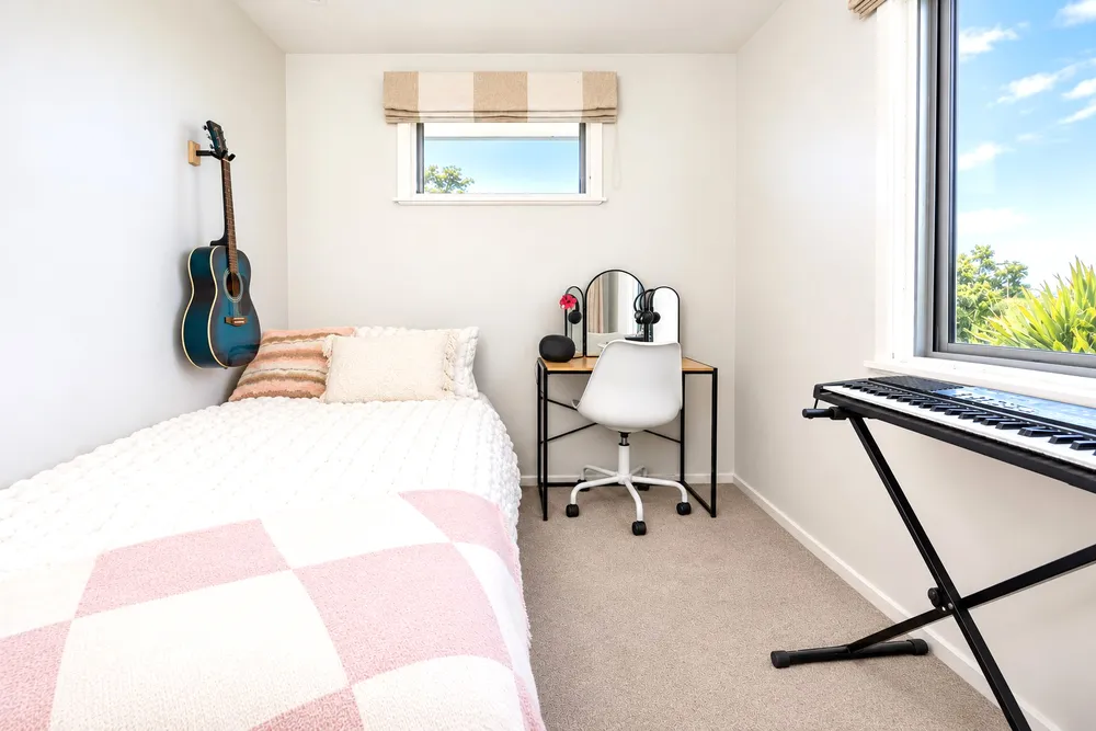 Photos of 92 Ferry Road