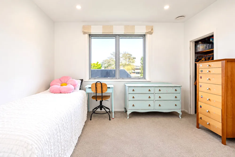 Photos of 92 Ferry Road