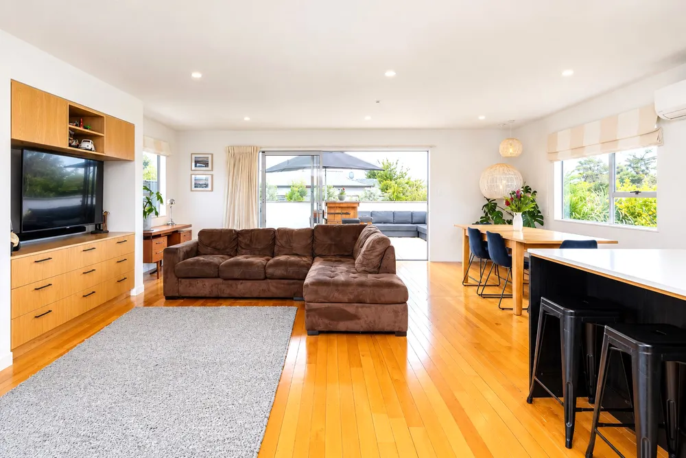 Photos of 92 Ferry Road
