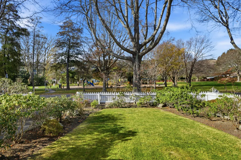 Photos of 20 Holliss Avenue