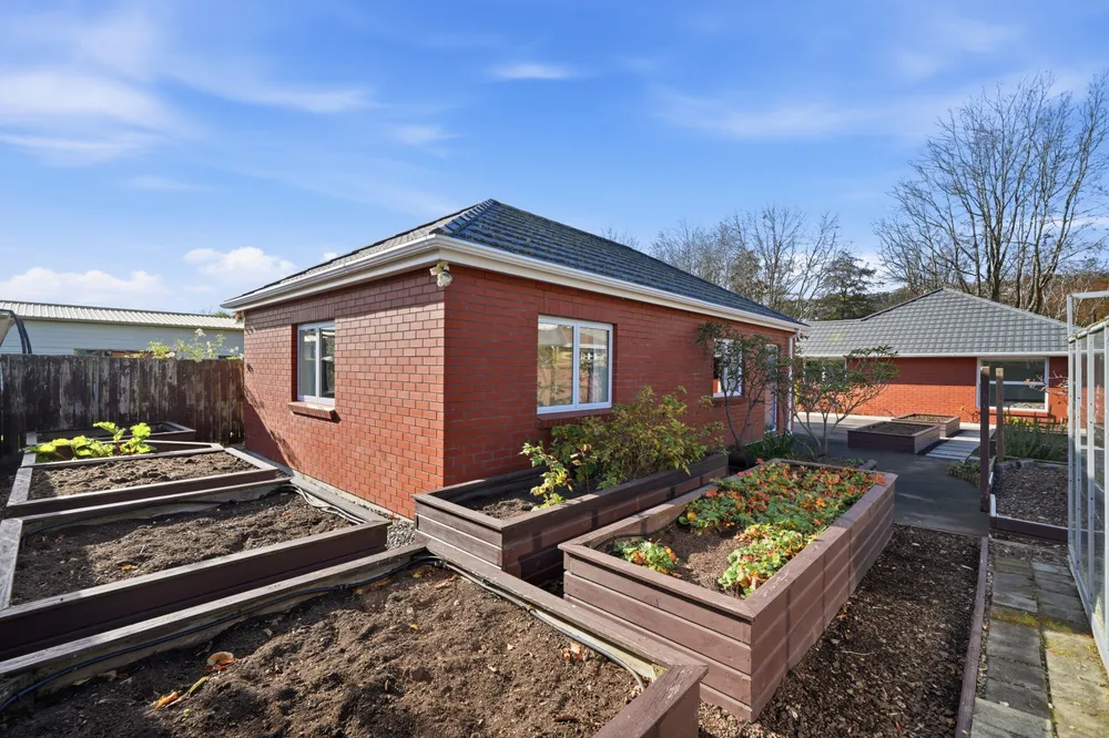 Photos of 20 Holliss Avenue