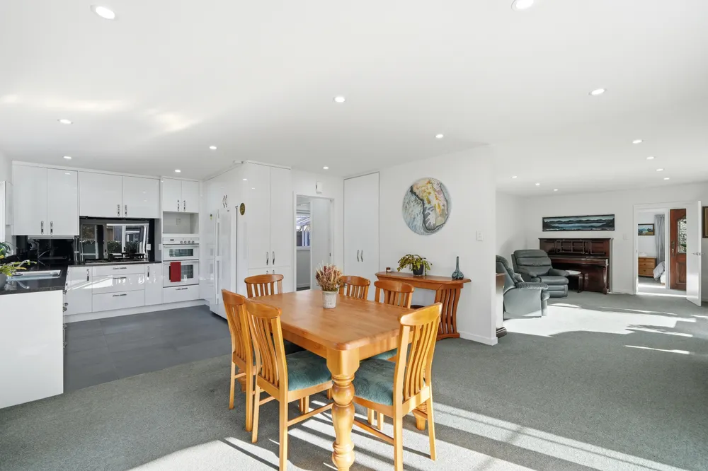 Photos of 20 Holliss Avenue