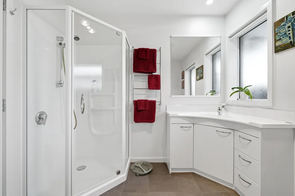 Photos of 20 Holliss Avenue