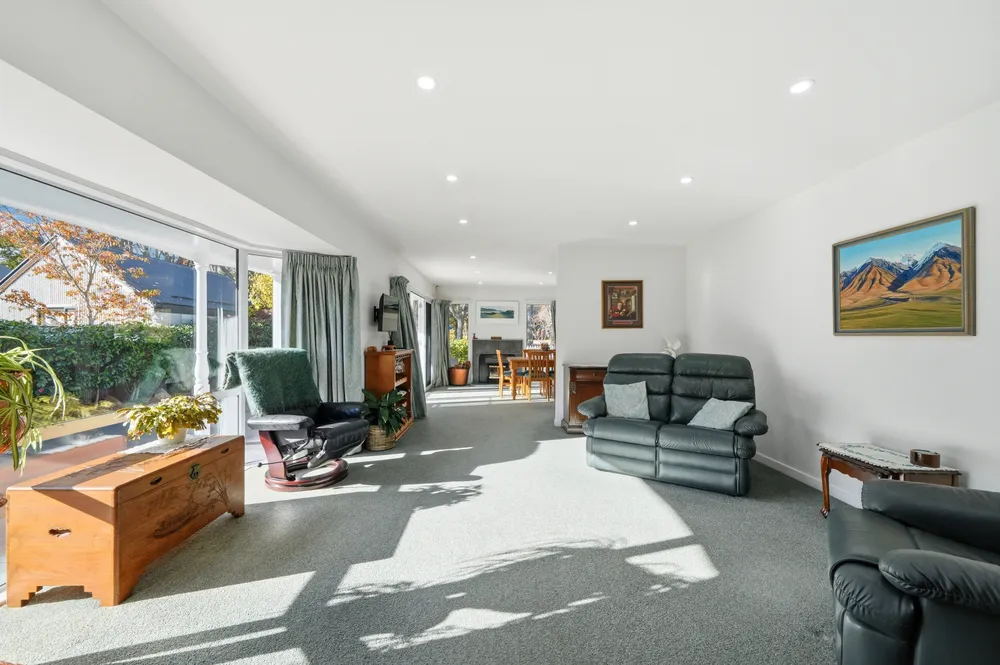 Photos of 20 Holliss Avenue