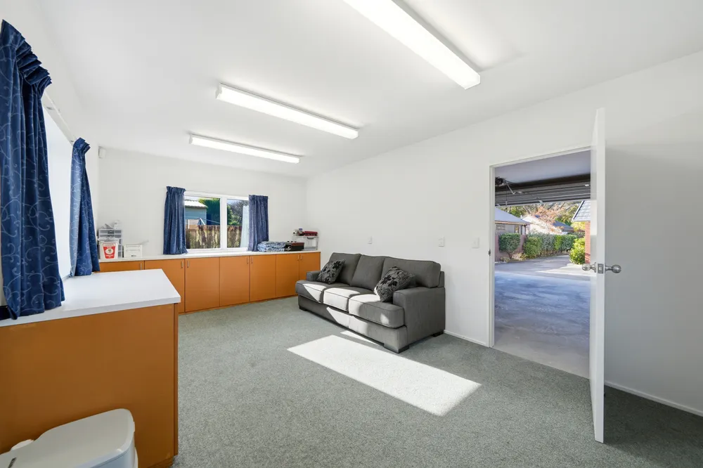 Photos of 20 Holliss Avenue