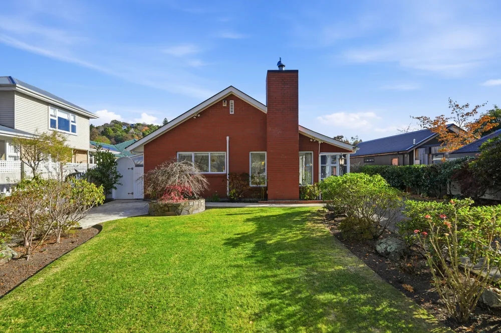 Photos of 20 Holliss Avenue