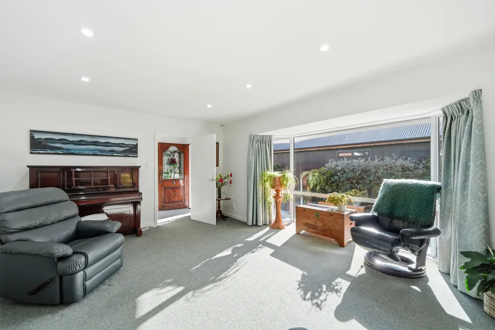 Photos of 20 Holliss Avenue