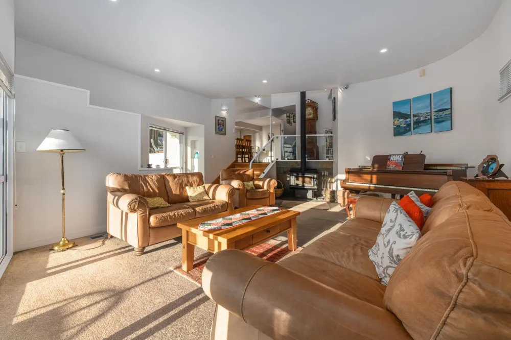 Photos of 32 Paremata Crescent