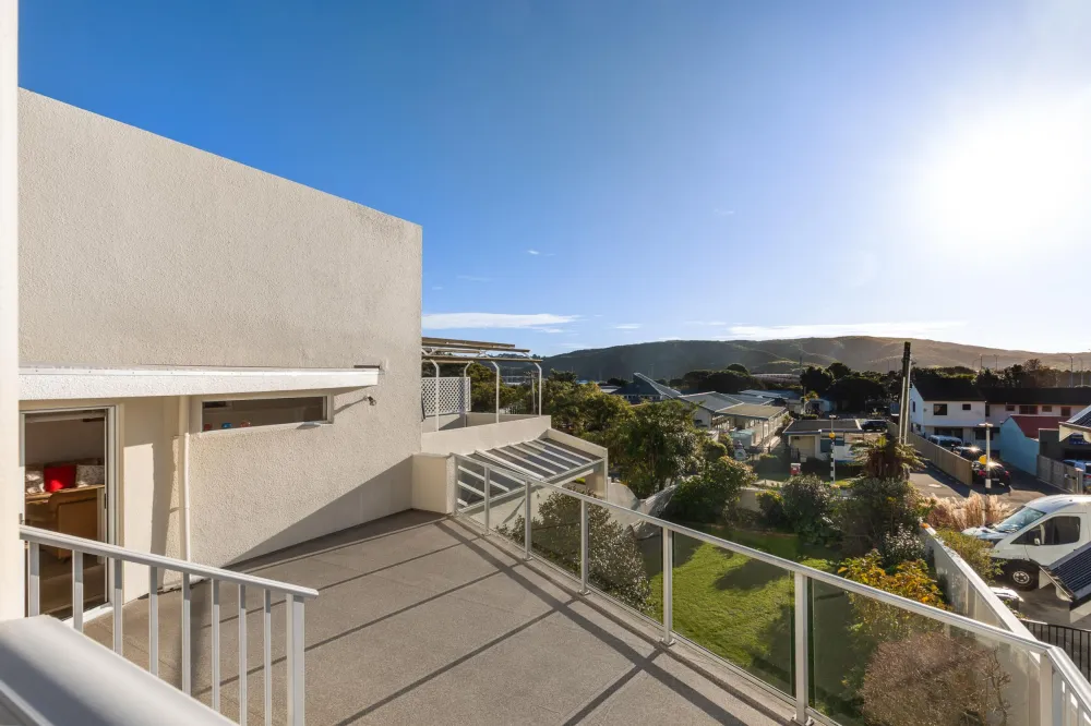 Photos of 32 Paremata Crescent