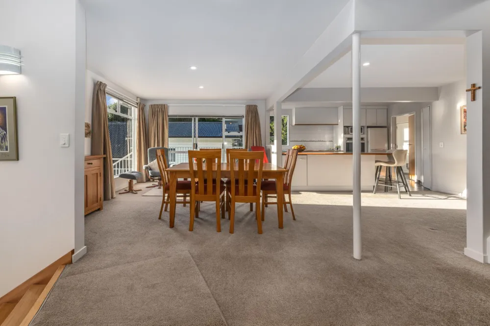 Photos of 32 Paremata Crescent