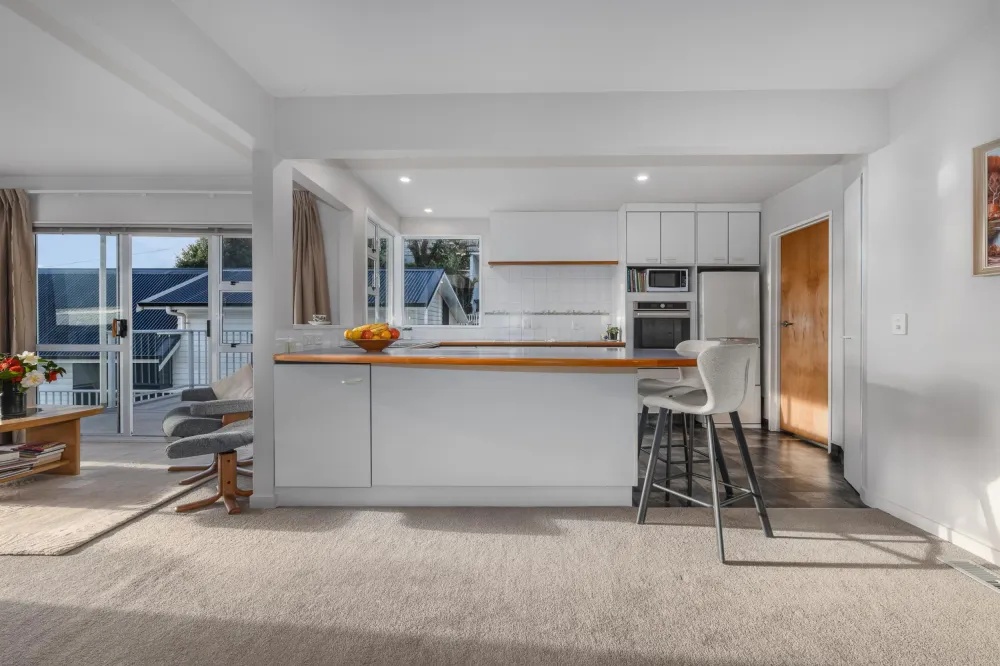 Photos of 32 Paremata Crescent