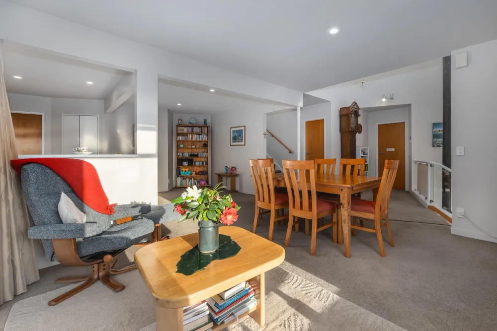 Photos of 32 Paremata Crescent