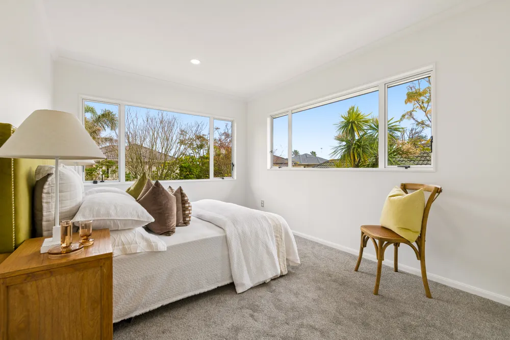 Photos of 11 Earlshall Drive