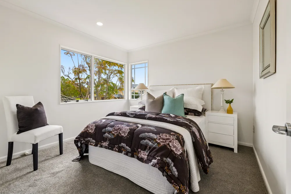 Photos of 11 Earlshall Drive