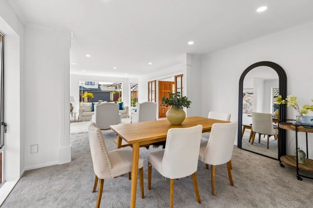 Photos of 11 Earlshall Drive