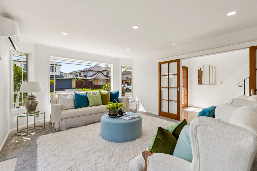 Photos of 11 Earlshall Drive