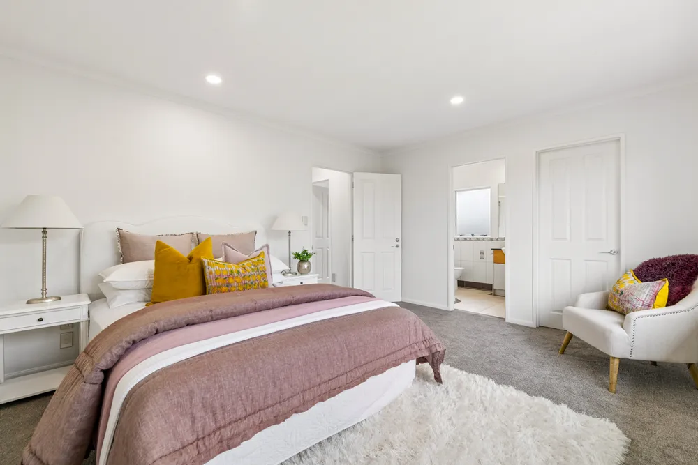 Photos of 11 Earlshall Drive