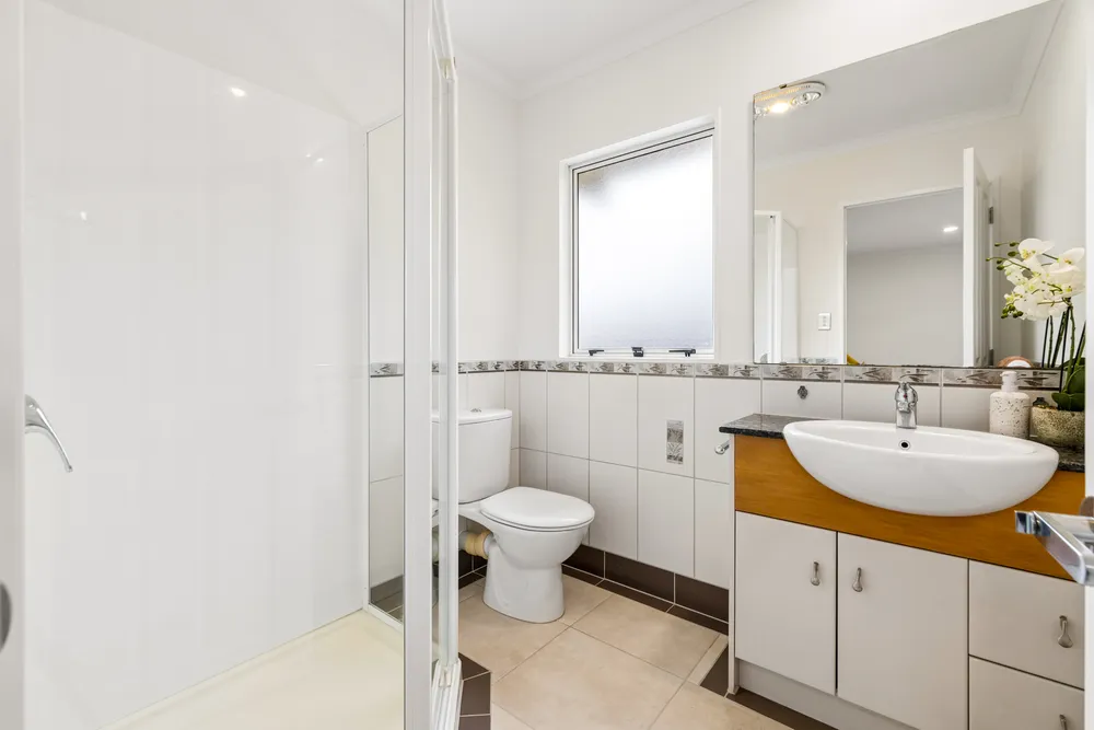 Photos of 11 Earlshall Drive