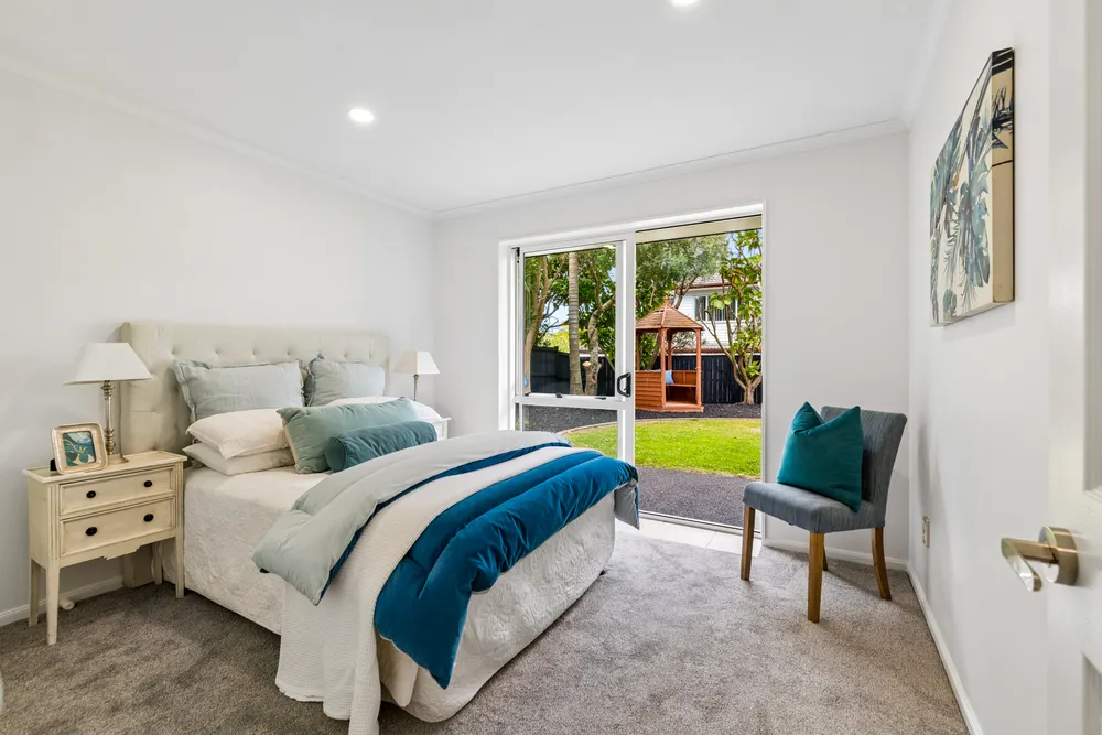 Photos of 11 Earlshall Drive