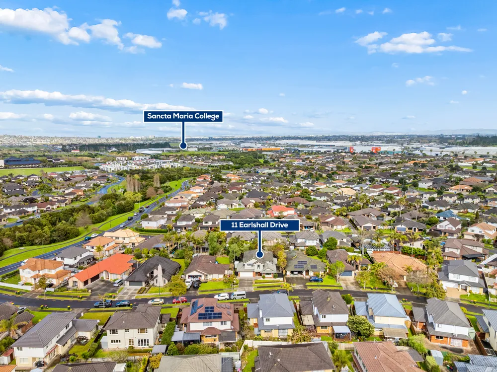 Photos of 11 Earlshall Drive