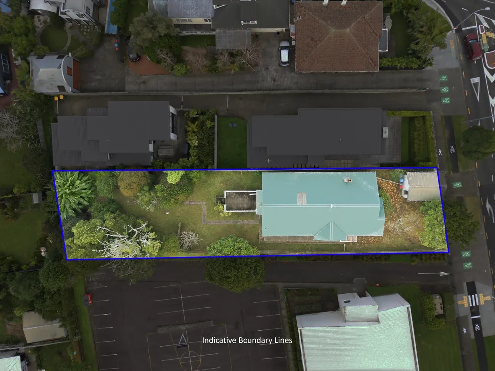 Photos of 180 Surrey Crescent