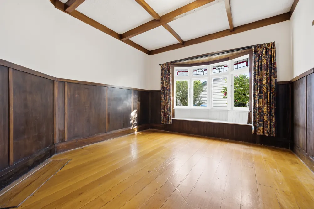 Photos of 180 Surrey Crescent