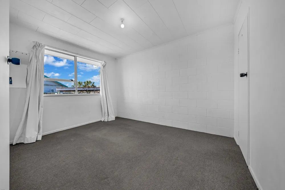 Photos of 16 Birdwood Road