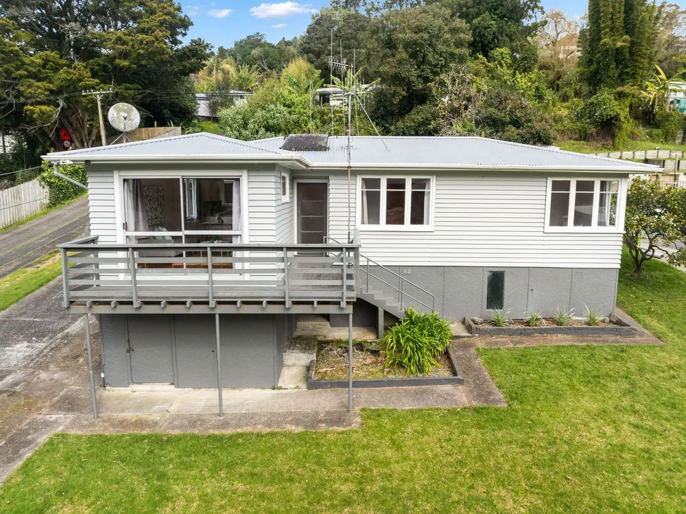 Photos of 13 Silverstream Road