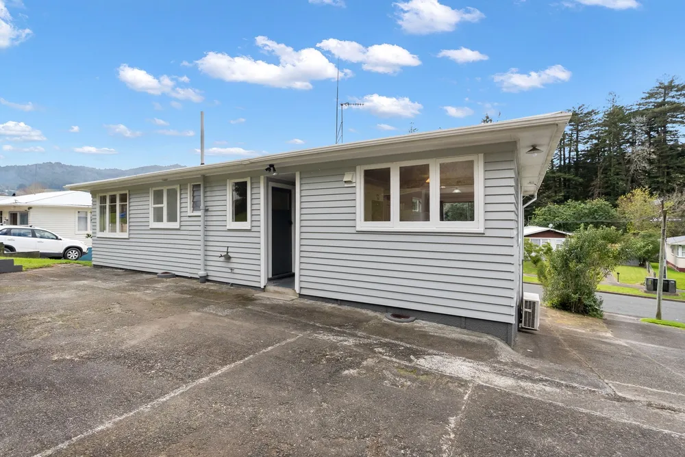 Photos of 13 Silverstream Road