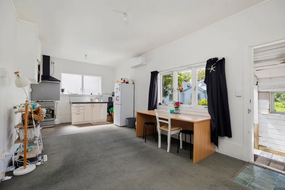 Photos of 74 Sackville Street