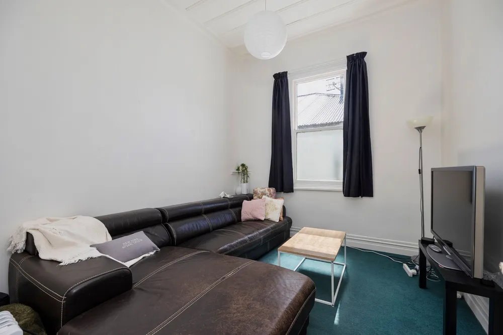 Photos of 74 Sackville Street