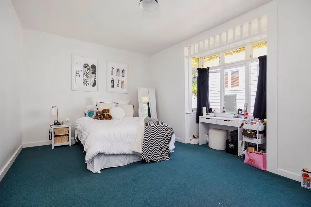 Photos of 74 Sackville Street