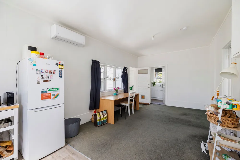 Photos of 74 Sackville Street