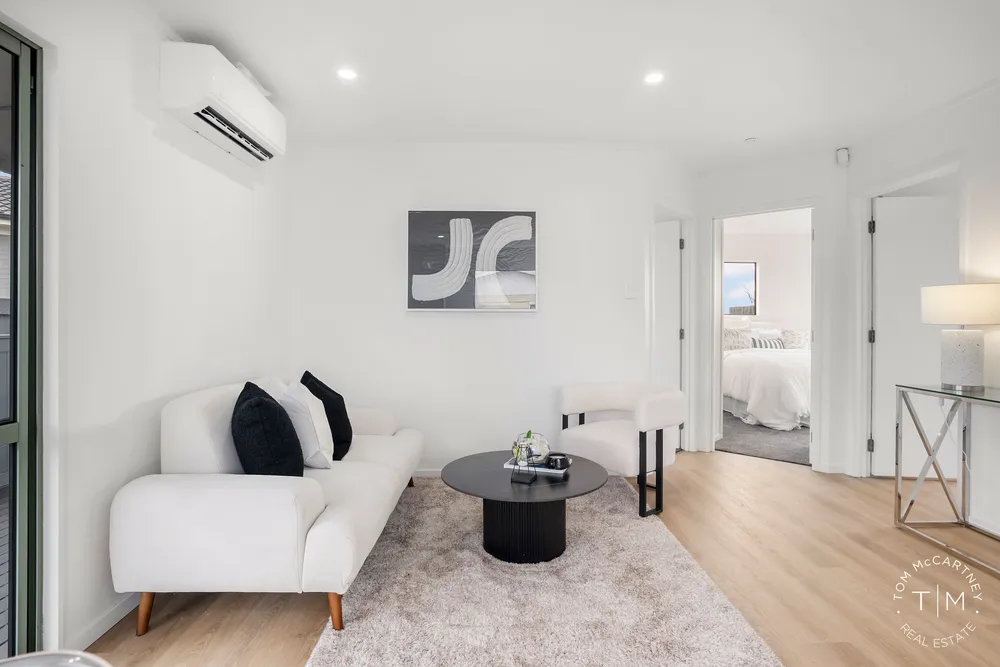 Photos of 11 Darnell Crescent