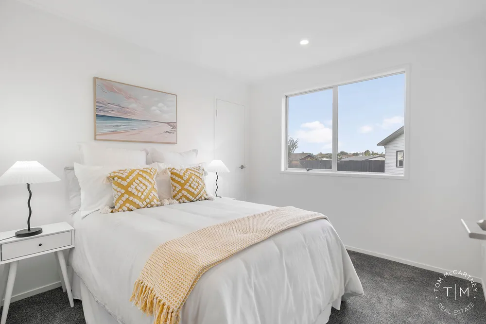Photos of 11 Darnell Crescent