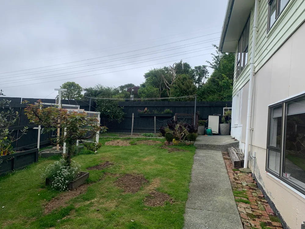 Photos of 23A Matuhi Street