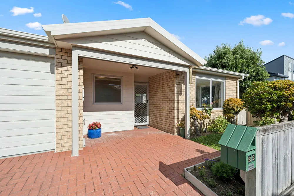 Photos of 23A Matuhi Street