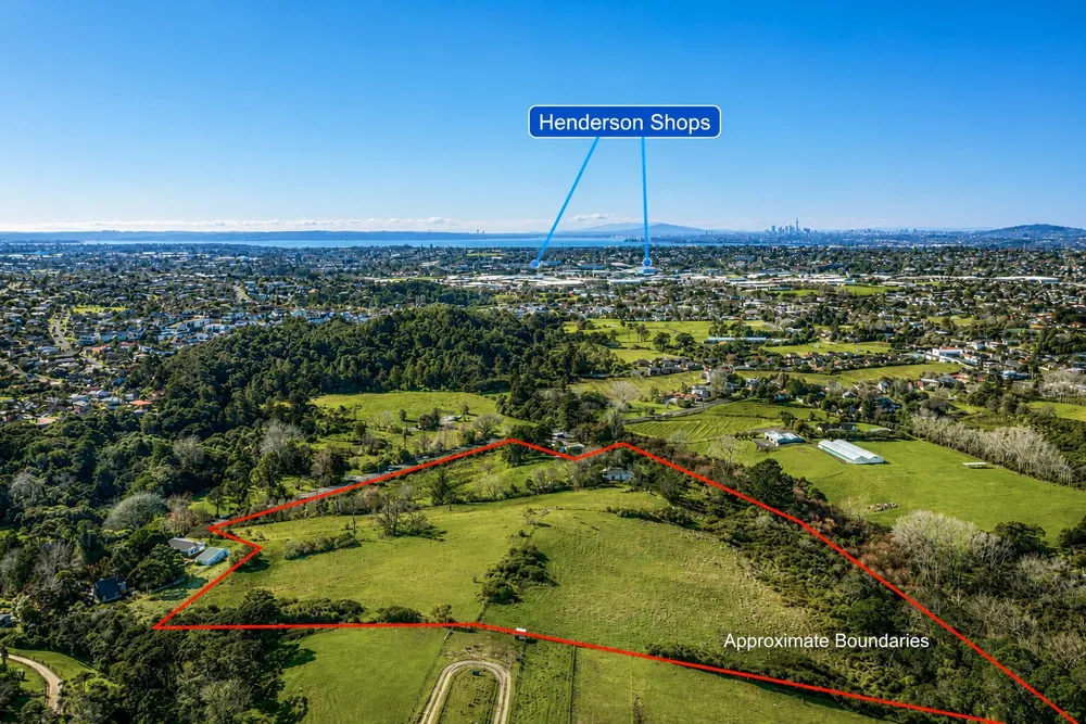 Photos of 290 Henderson Valley Road