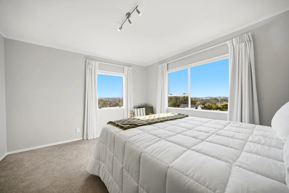 Photos of 8 Unsworth Drive