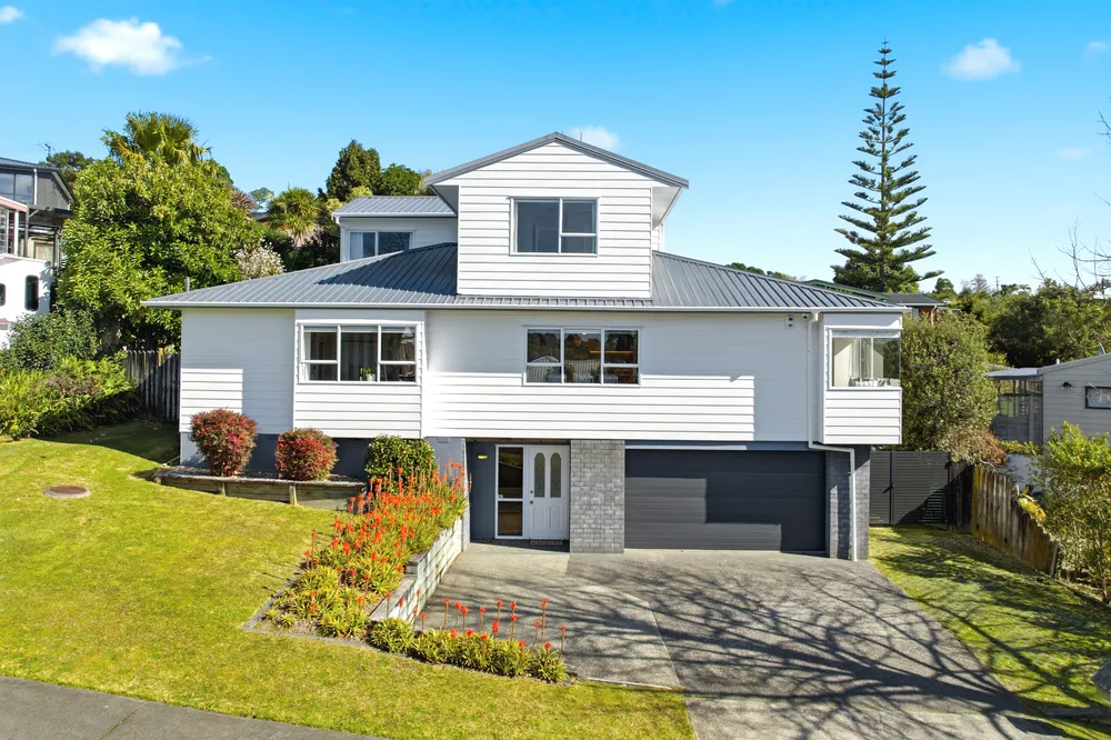 Photos of 8 Unsworth Drive