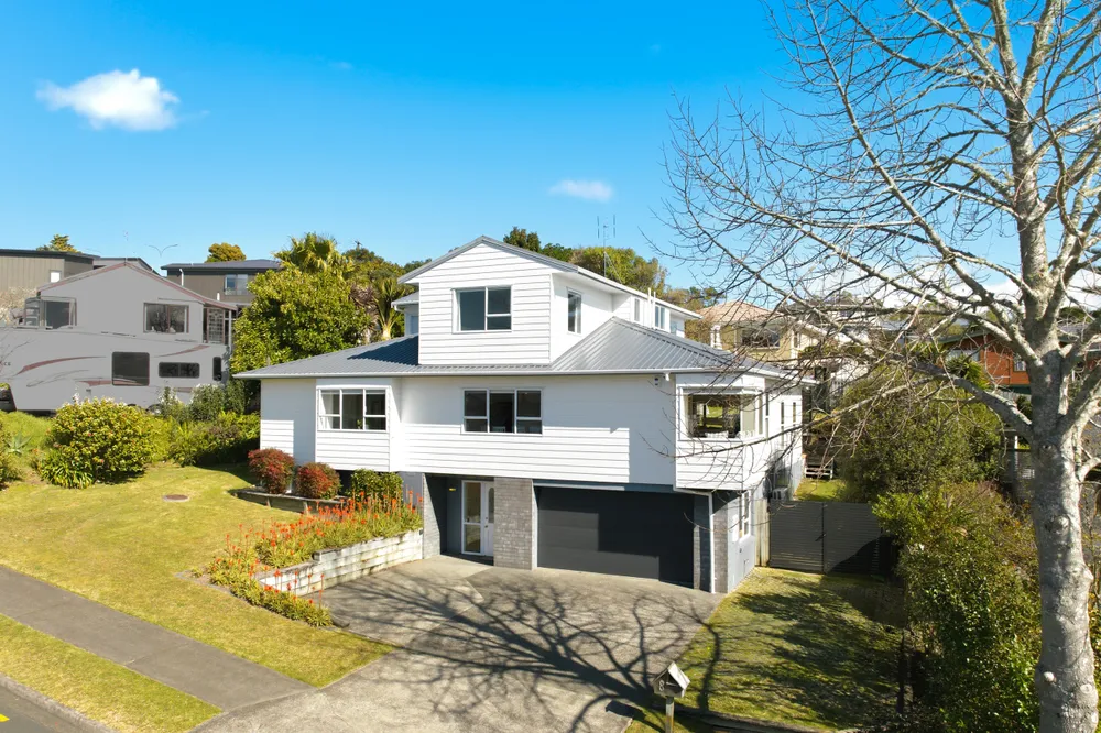 Photos of 8 Unsworth Drive