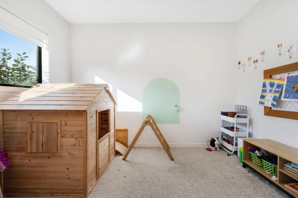 Photos of 25A Marvon Downs Avenue