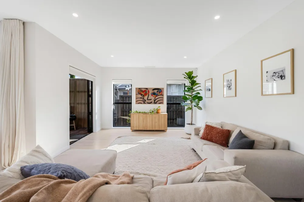 Photos of 25A Marvon Downs Avenue