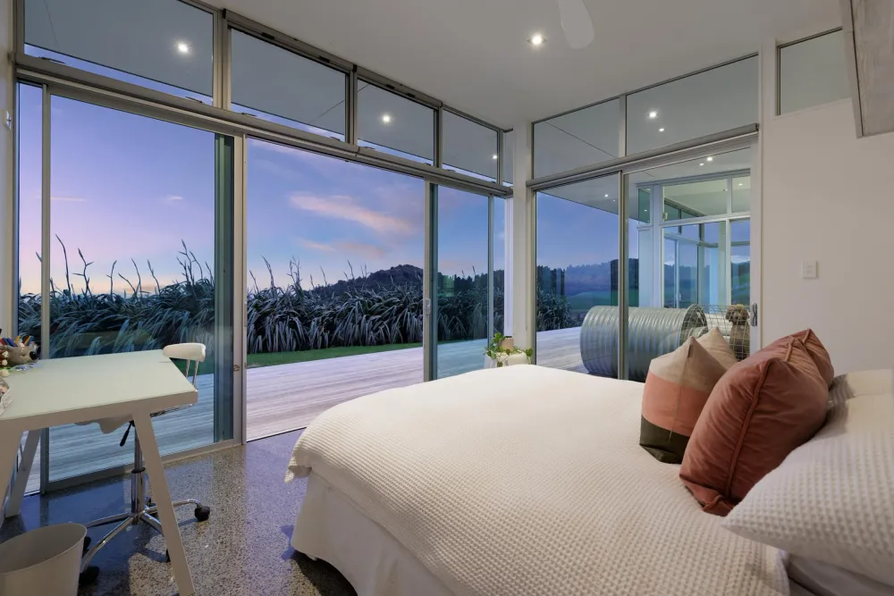 Photos of 526 Lund Road