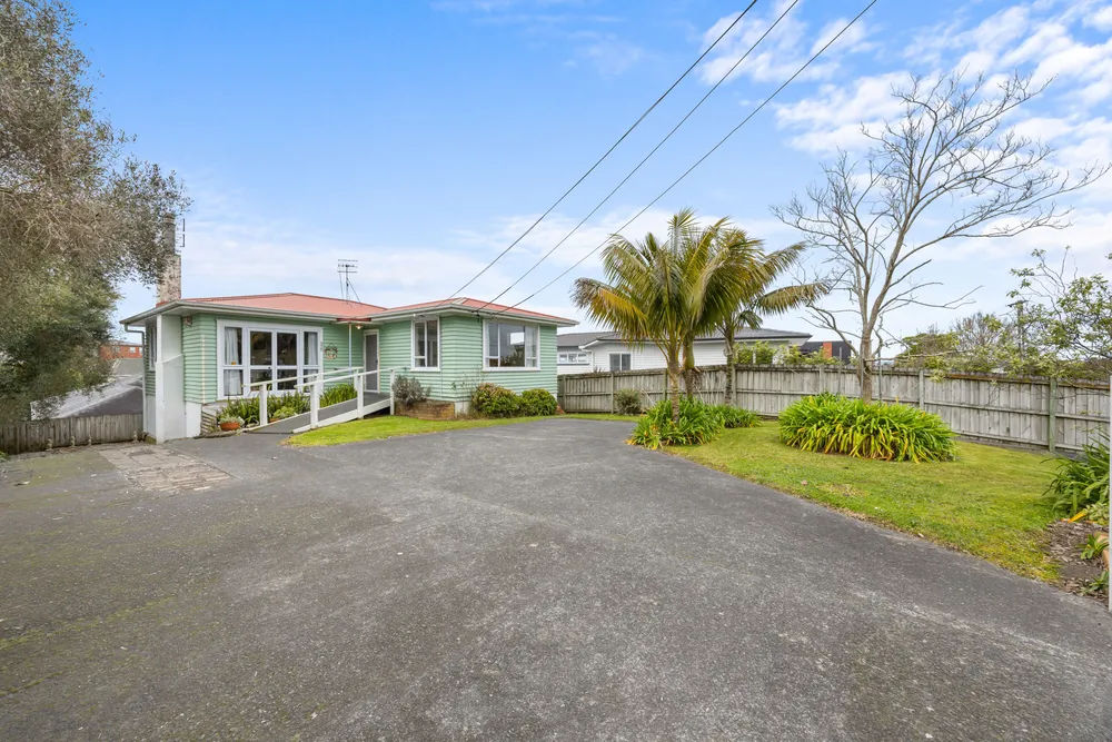 Photos of 20 Apirana Avenue