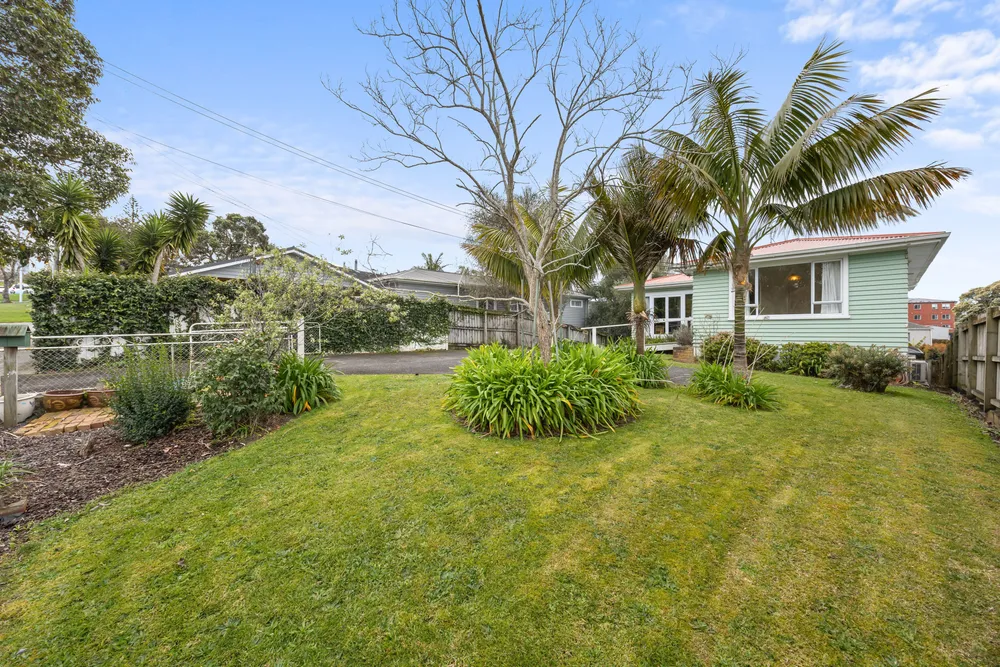 Photos of 20 Apirana Avenue