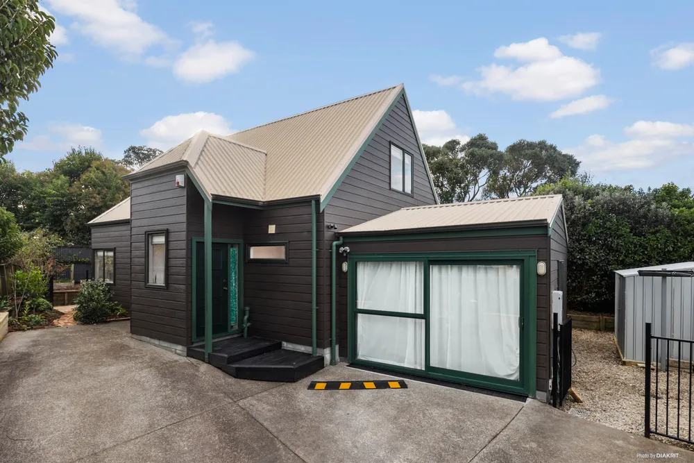 Photos of 8 Higgs Road