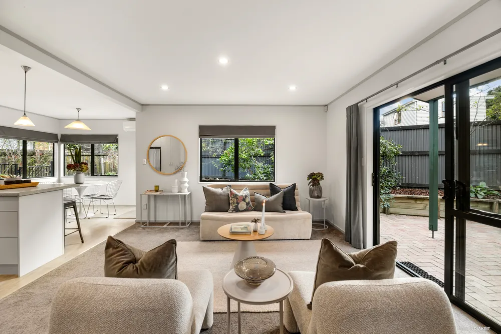 Photos of 8 Higgs Road