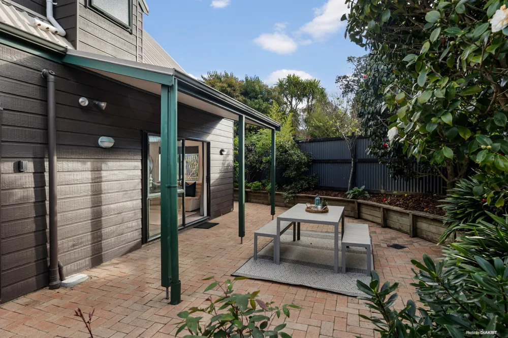 Photos of 8 Higgs Road